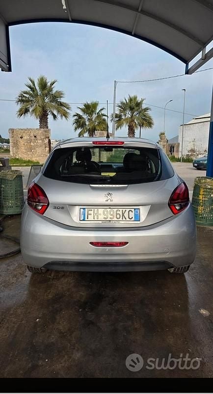 Usata Peugeot 208 75 CV (55 kW) 2017 Utilitaria