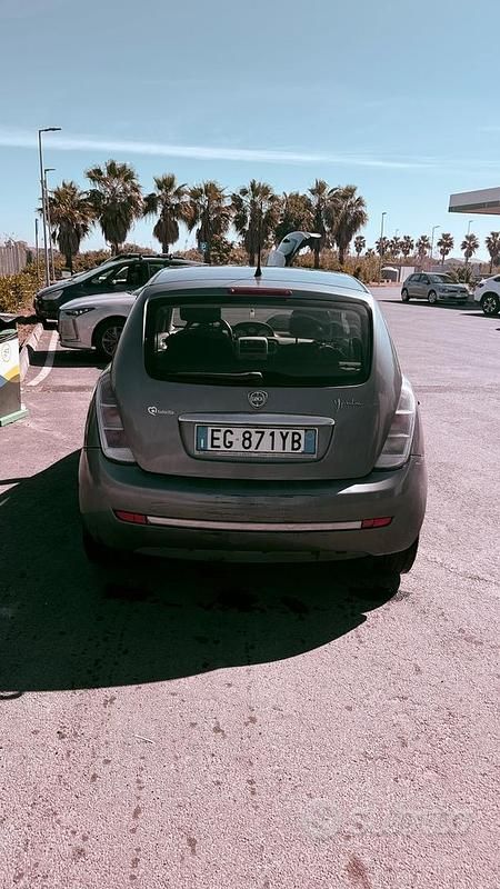 Begagnad Lancia Ypsilon 69 HK (50 kW) 2011 Halvkombi