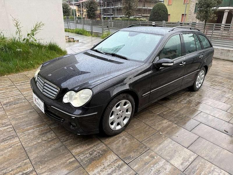 Gebraucht Mercedes C220 Elegance 150 PS (110 kW) 2006 Schwarz Kombi