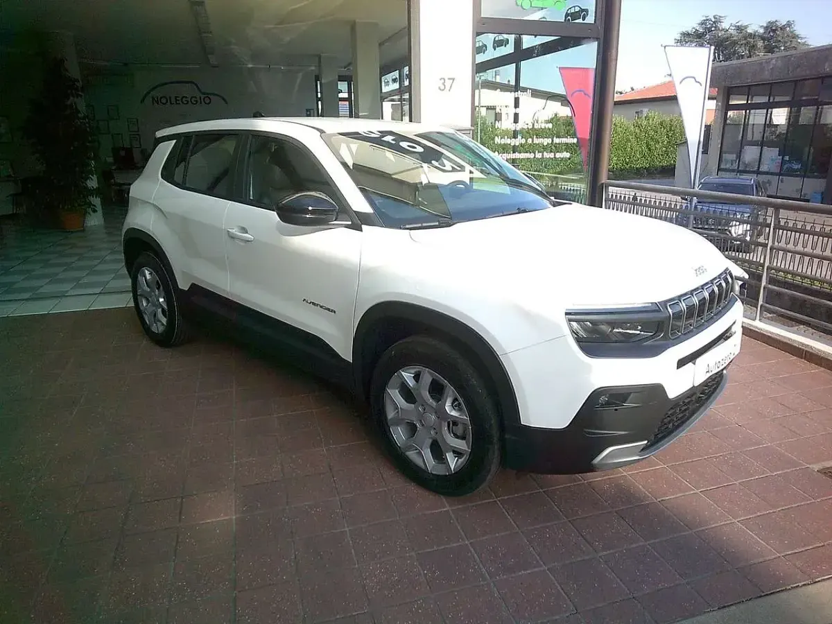 Nuova Jeep Avenger Altitude 101 CV (74 kW) 2026 Bianco SUV