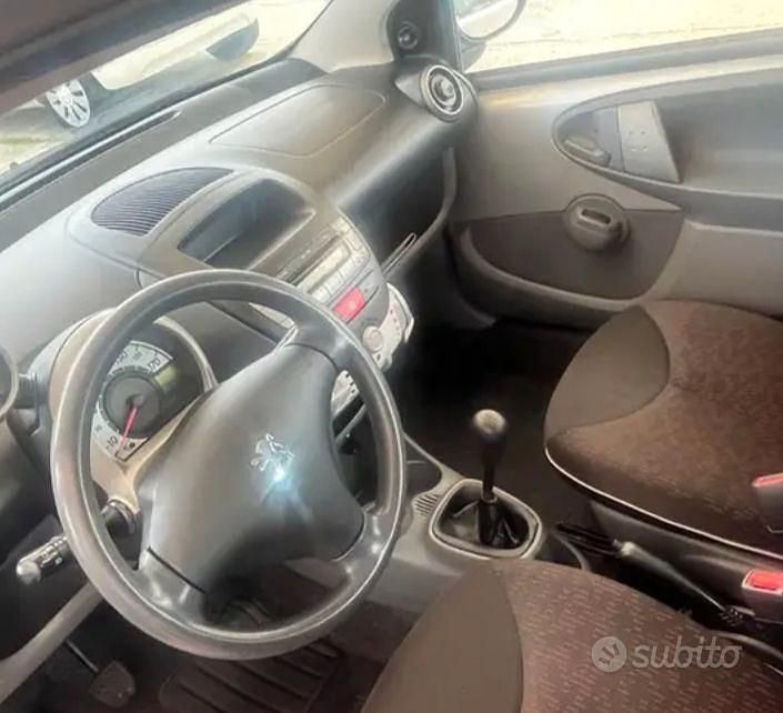Usata Peugeot 107 68 CV (50 kW) 2012 Utilitaria
