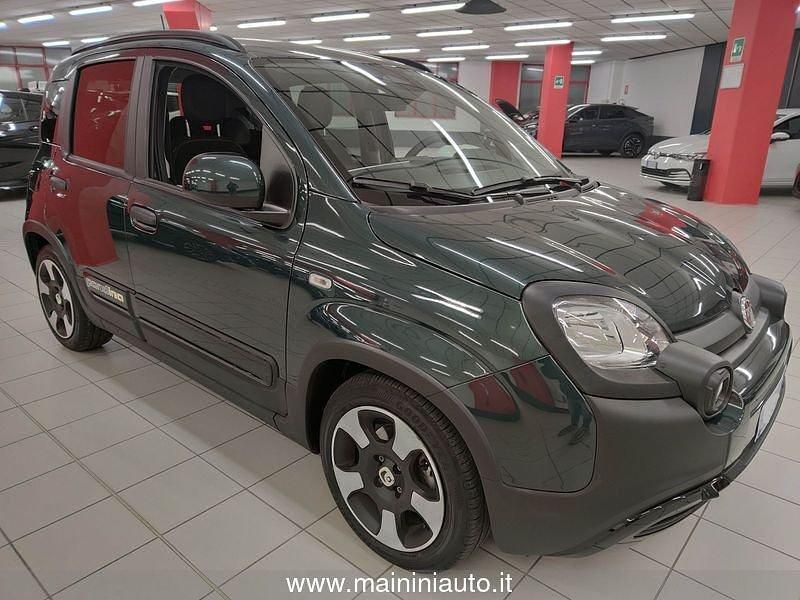 Usata Fiat Panda Cross Cross Plus 69 CV (50 kW) 2025 Verde Utilitaria
