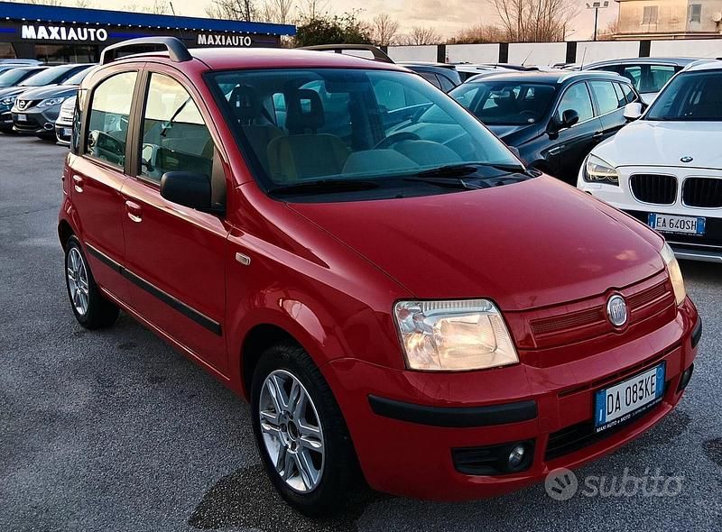 Usata Fiat Panda Emotion 59 CV (43 kW) 2004 Rosso Utilitaria