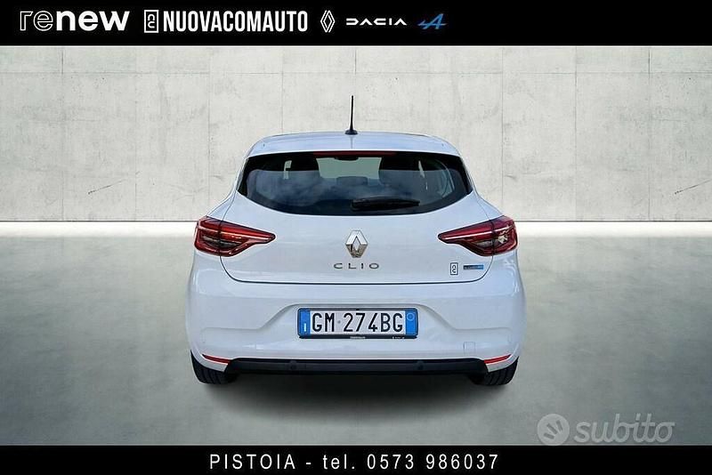 Käytetty Renault Clio V Equilibre 145 HP (106 kW) 2023 Valkoinen Sedan