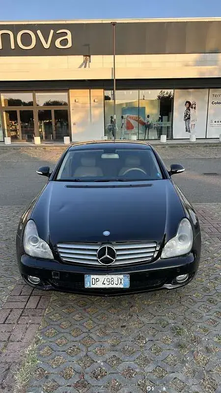 Usata Mercedes CLS320 224 CV (164 kW) 2008 Nero Coupé