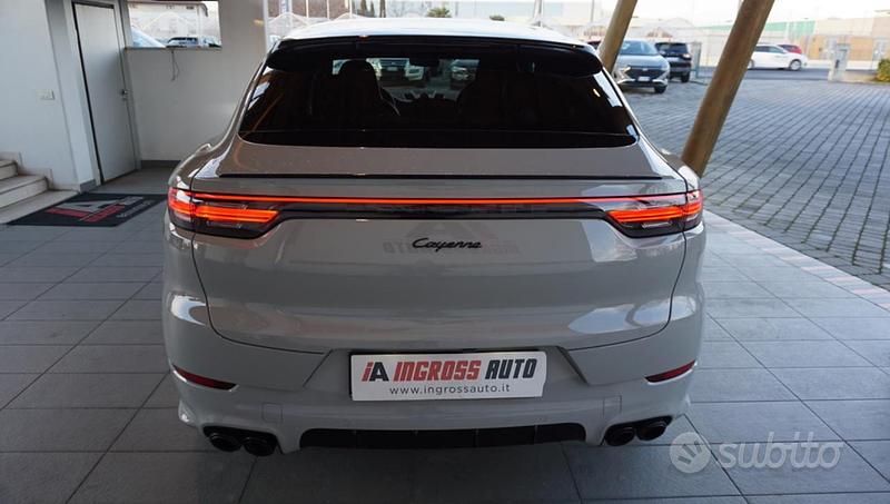 Usata Porsche Cayenne 340 CV (250 kW) 2021 Grigio SUV