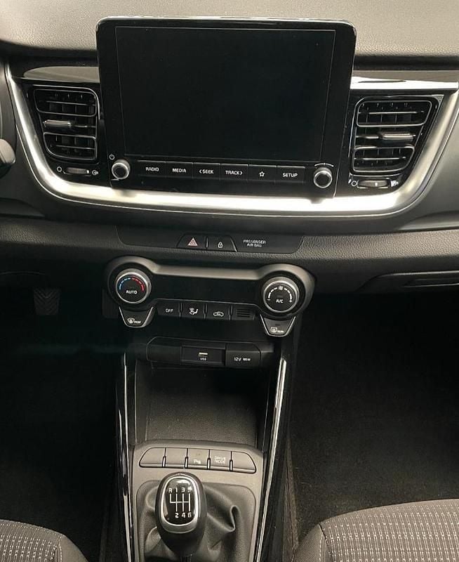 Begagnad Kia Sportage Style 101 HK (74 kW) 2023 Vit SUV