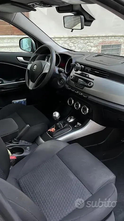 Usata Alfa Romeo Giulietta 105 CV (77 kW) 2011 Grigio Utilitaria