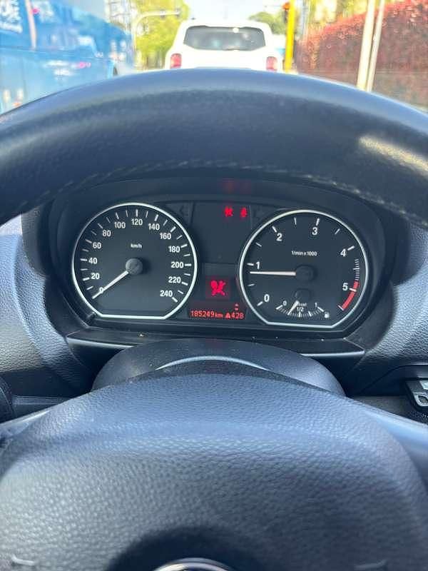 Usata BMW 118 143 CV (105 kW) 2010 Argento Utilitaria