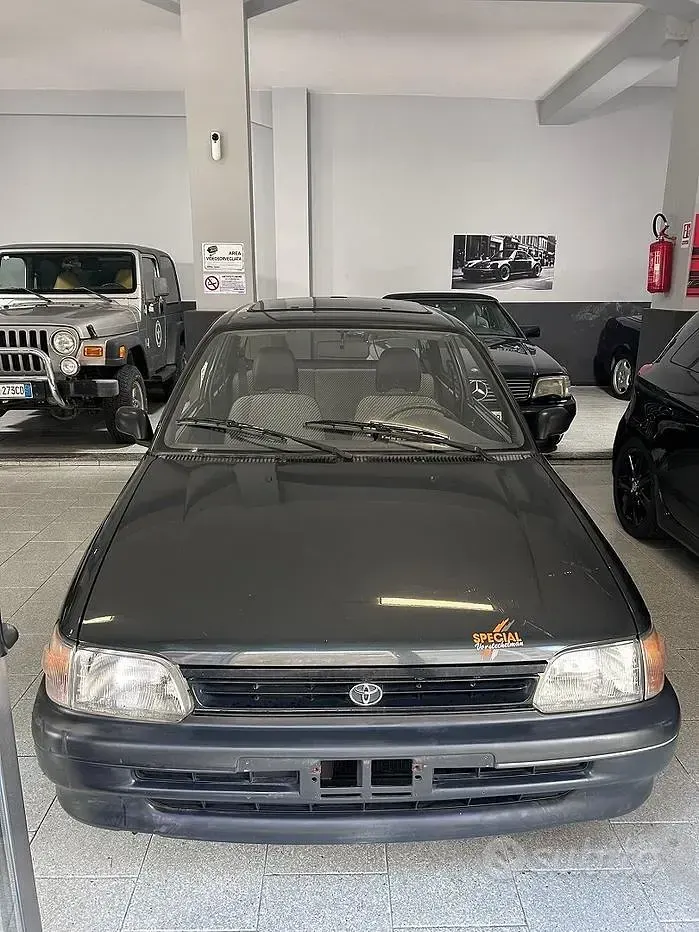 Begagnad Toyota Starlet 55 HK (40 kW) 1991 Grå Halvkombi