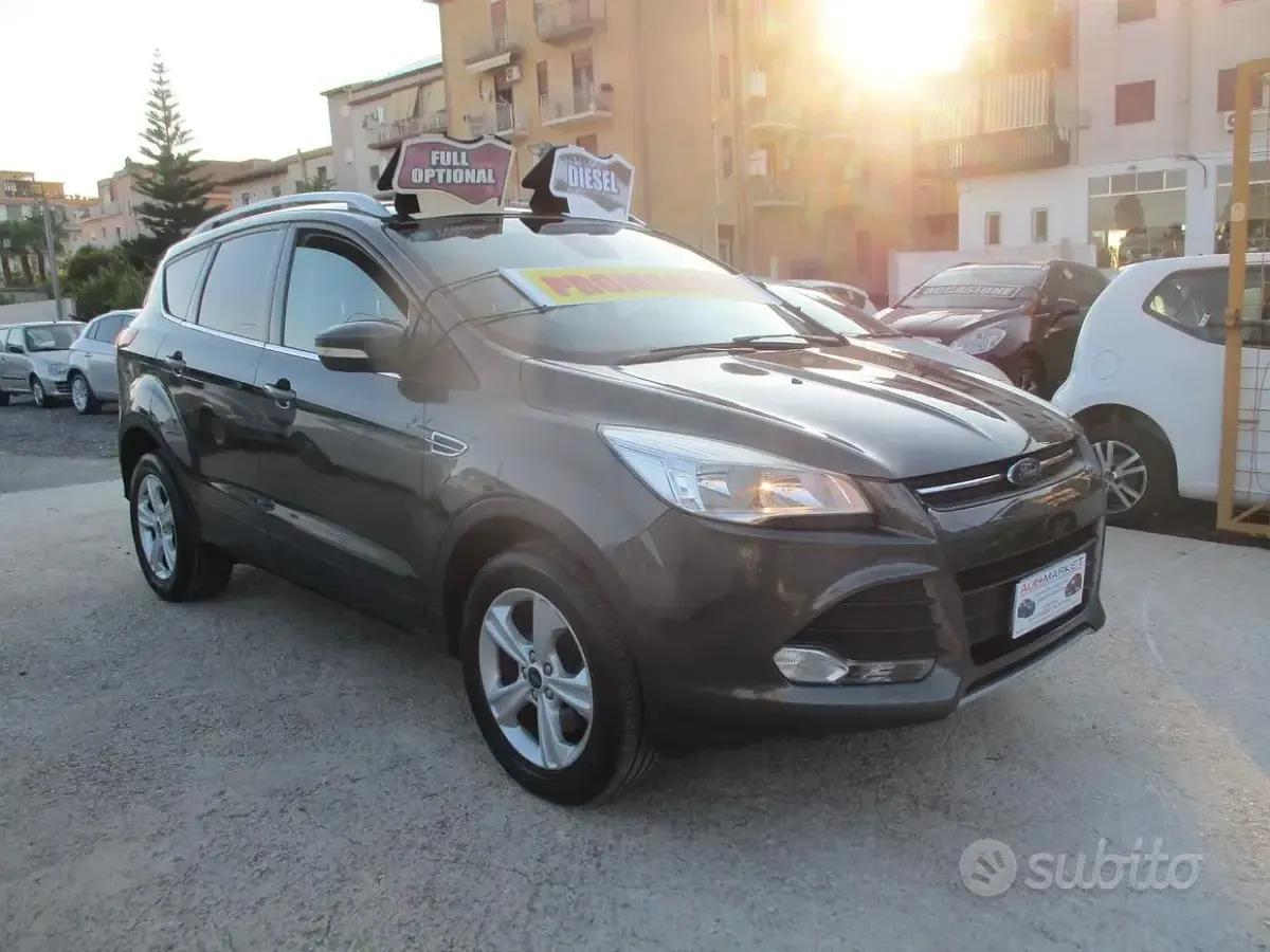 Usata Ford Kuga Titanium 120 CV (88 kW) 2016 Grigio SUV