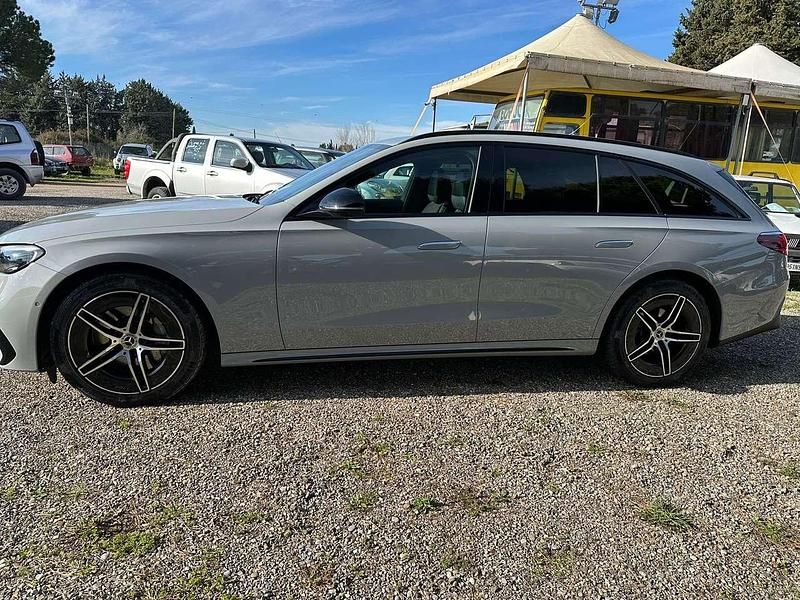 Usata Mercedes E220 Premium 197 CV (144 kW) 2024 Grigio Station wagon