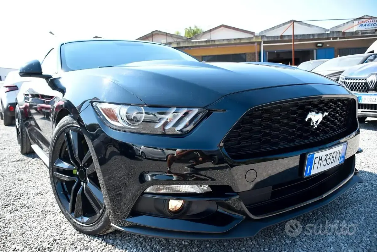 Usata Ford Mustang Fastback 317 CV (233 kW) 2017 Nero Coupé