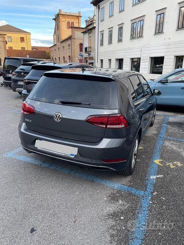 Usata VW Golf VII 110 CV (80 kW) 2018 Grigio Berlina