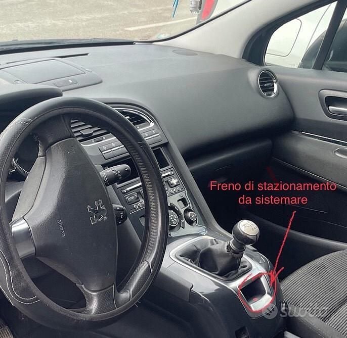 Usata Peugeot 5008 Allure 111 CV (81 kW) 2012 Nero Monovolume