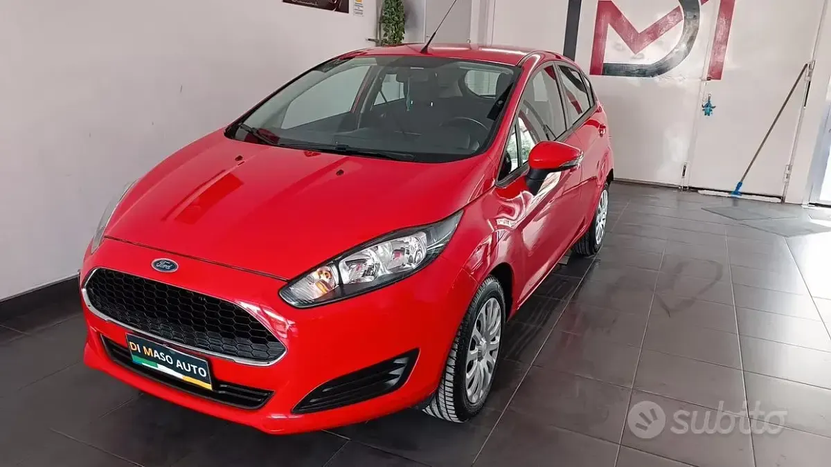 Usata Ford Fiesta Titanium 95 CV (69 kW) 2017 Rosso Utilitaria