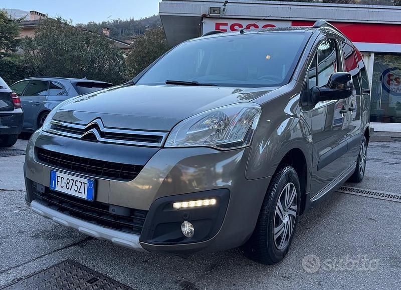 Usata Citroën Berlingo XTR 120 CV (88 kW) 2016 Marrone Monovolume