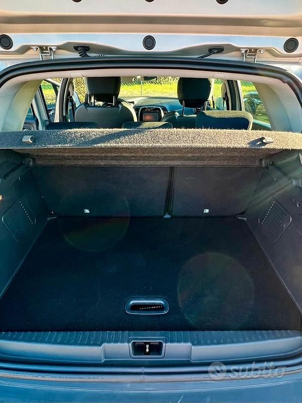 Usata Renault Captur 90 CV (66 kW) 2017 Grigio SUV