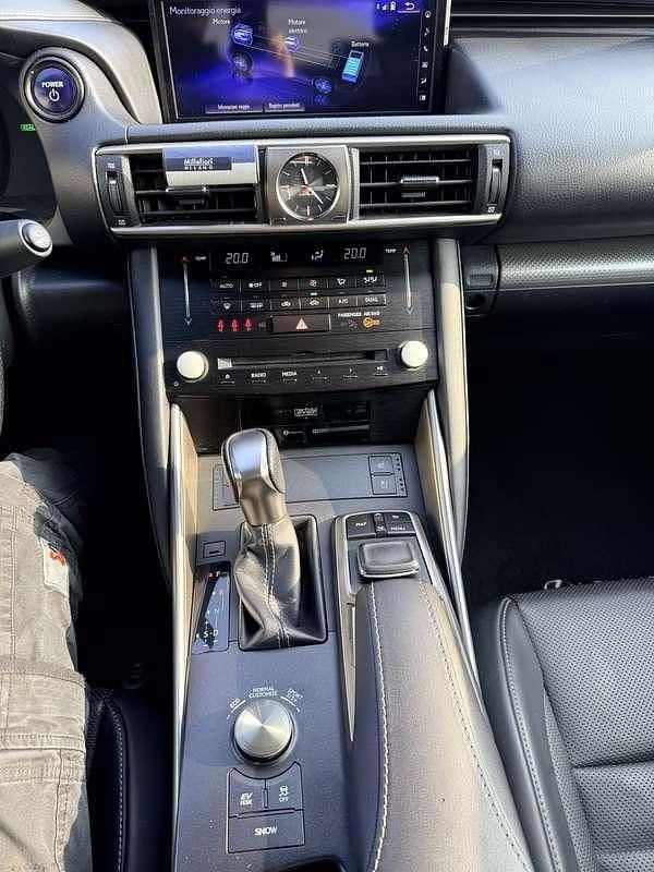 Usata Lexus IS300h Sport Line 181 CV (133 kW) 2016 Berlina