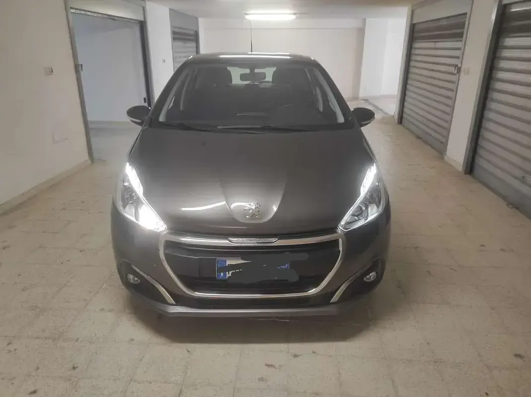 Usata Peugeot 208 Active 75 CV (55 kW) 2018 Utilitaria