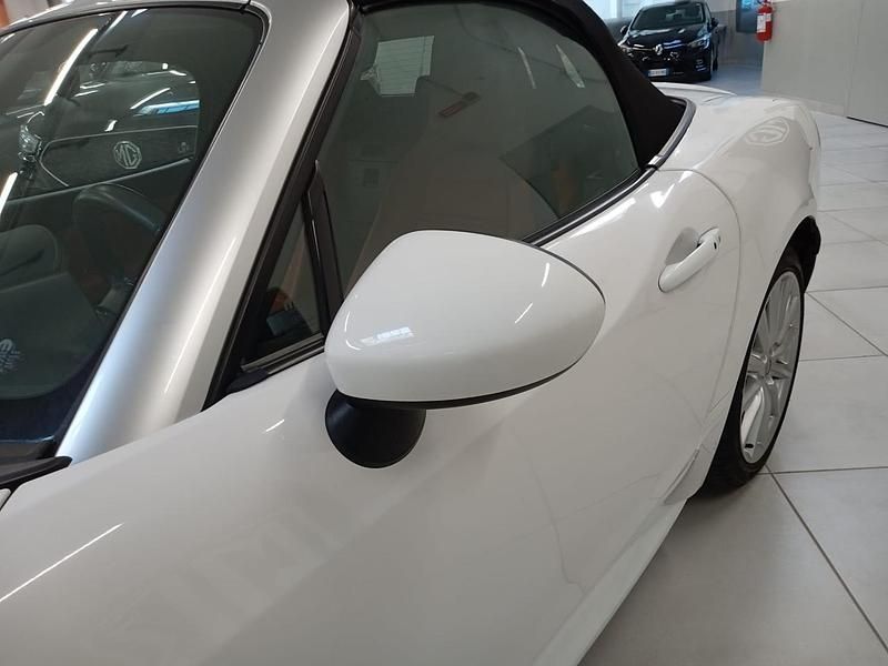 Usata Fiat 124 Spider Lusso 140 CV (102 kW) 2017 Bianco interno beige Cabrio
