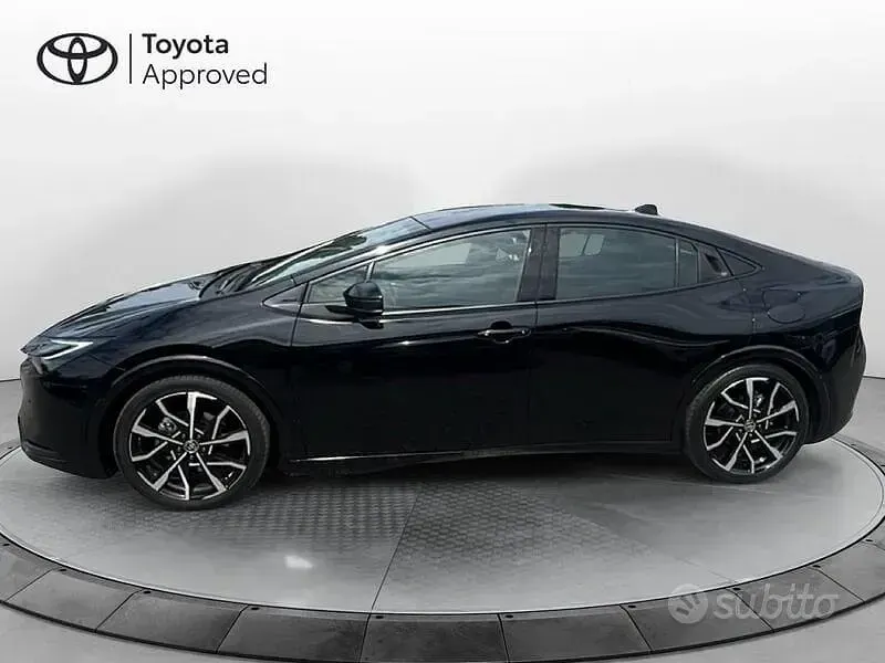 Usata Toyota Prius Plug-in Hybrid Lounge 222 CV (163 kW) 2024 Nero Utilitaria