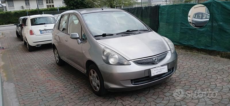 Usata Honda Jazz 78 CV (57 kW) 2005 Marrone Utilitaria
