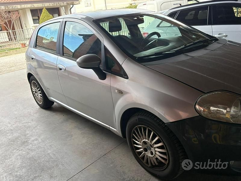 Usata Fiat Punto 75 CV (55 kW) 2007 Grigio Utilitaria