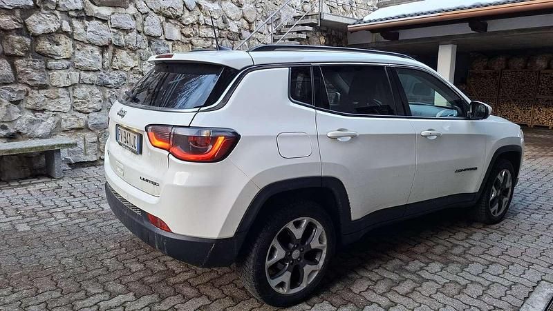 Usata Jeep Compass Limited 140 CV (102 kW) 2019 Bianco SUV