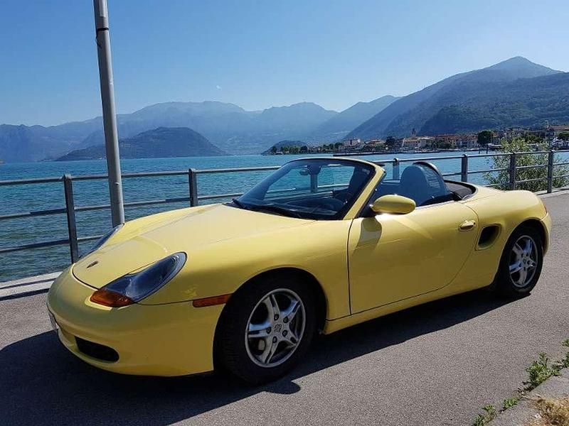 Usata Porsche 986 Boxster 204 CV (150 kW) 1999 Giallo Cabrio