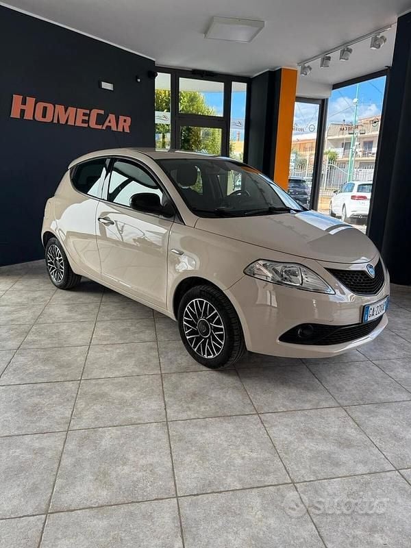 Usata Lancia Ypsilon S 69 CV (50 kW) 2019 Beige Utilitaria