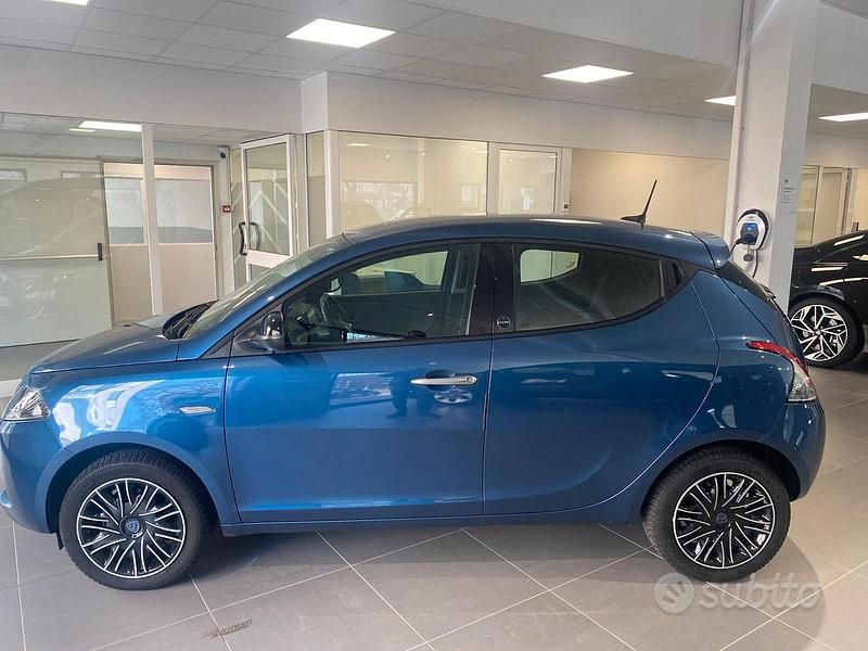 Usata Lancia Ypsilon Gold 69 CV (50 kW) 2021 Other Utilitaria