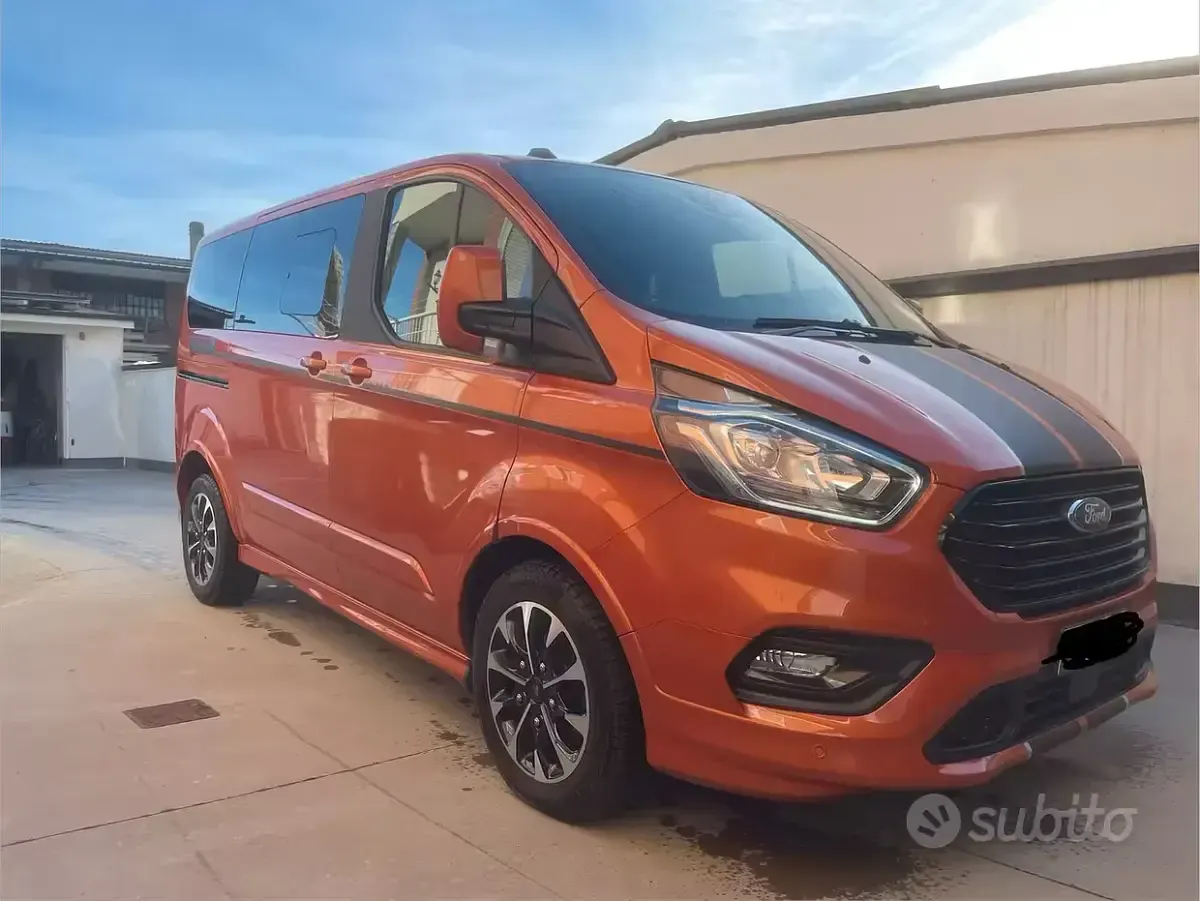 Usata Ford Tourneo Sport 170 CV (125 kW) 2023 Monovolume