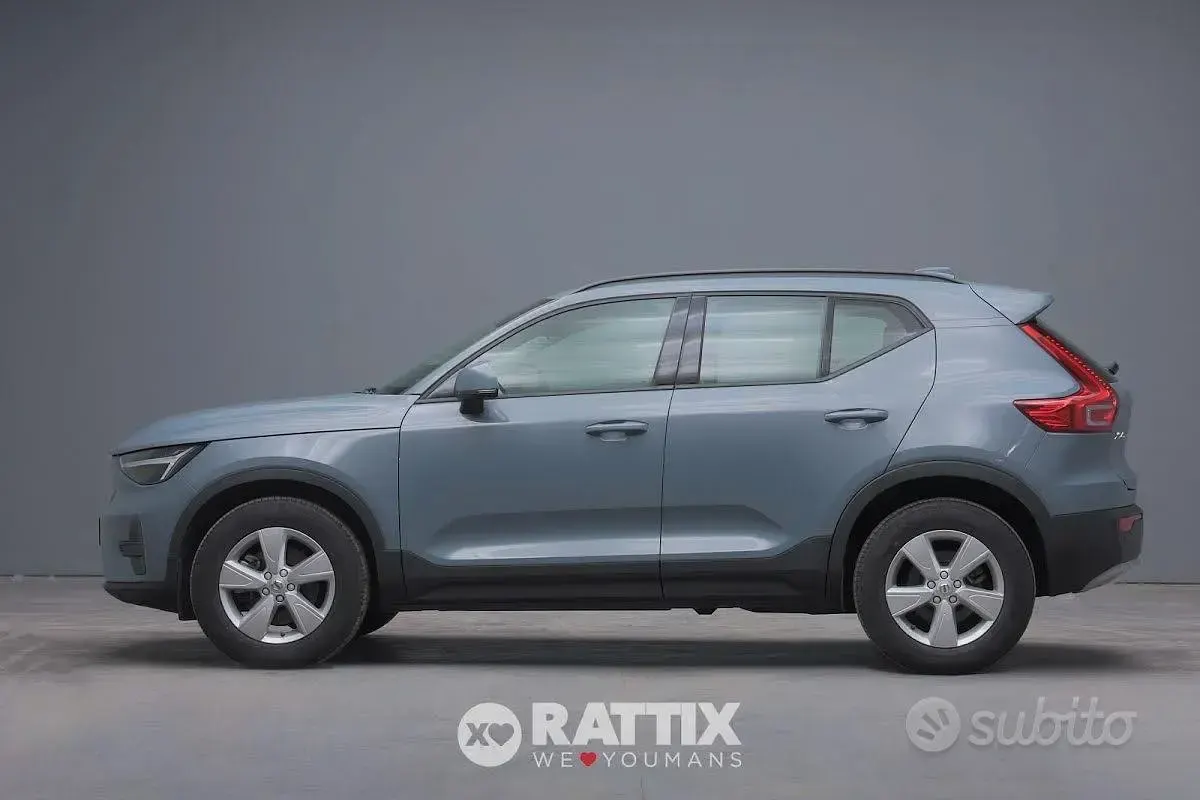 Usata Volvo XC40 163 CV (119 kW) 2022 Blu SUV