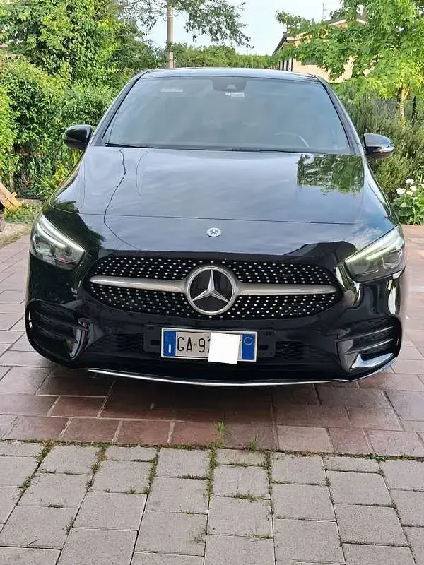 Usata Mercedes B200 Premium 150 CV (110 kW) 2020 Nero Utilitaria