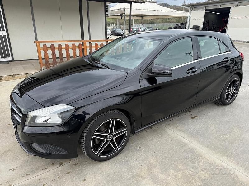 Usata Mercedes A180 109 CV (80 kW) 2014 Nero Berlina