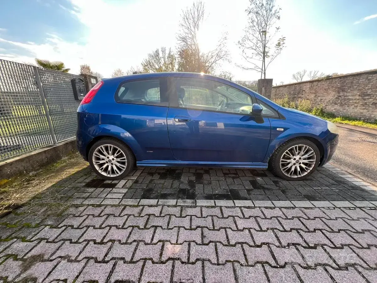 Usata Fiat Punto 131 CV (96 kW) 2006 Utilitaria