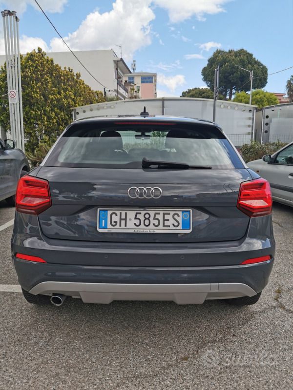 Usata Audi Q2 Admired 116 CV (85 kW) 2020 Grigio SUV