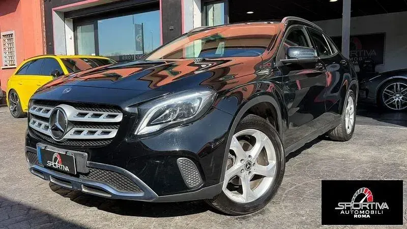 Usata Mercedes GLA200 136 CV (100 kW) 2019 Viola SUV