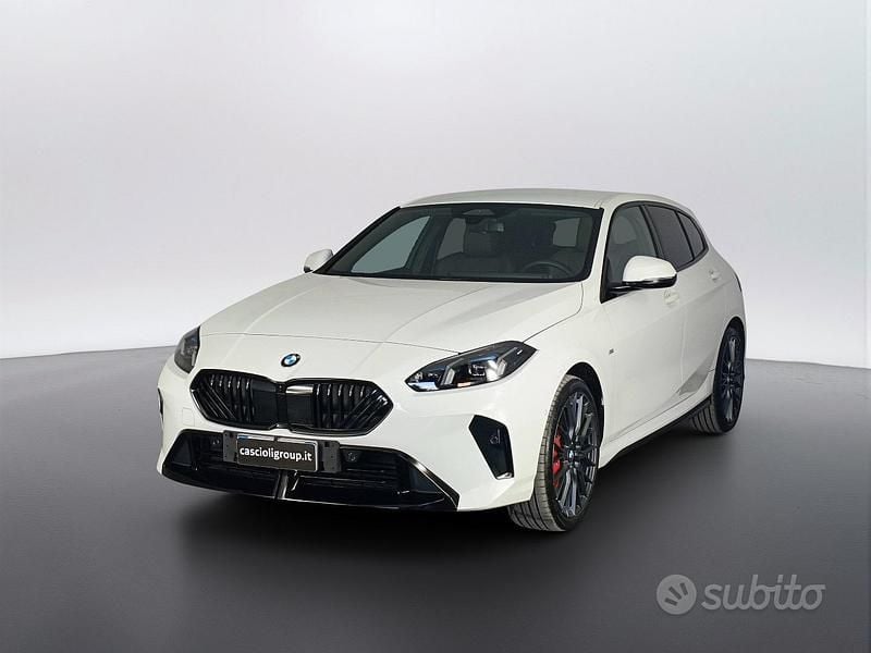 Usata BMW 120 M Sport 170 CV (125 kW) 2025 Alpinweiss iii pastello Utilitaria