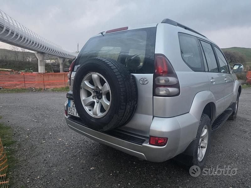 Usata Toyota Land Cruiser Sol 163 CV (119 kW) 2003 Grigio SUV