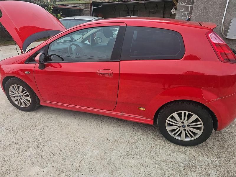 Usata Fiat Punto 65 CV (47 kW) 2007 Utilitaria