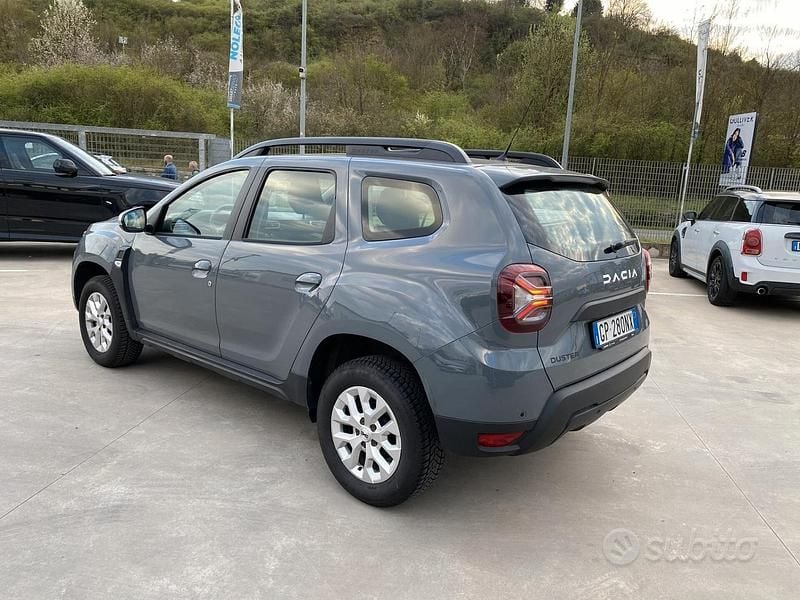Usata Dacia Duster Comfort 115 CV (84 kW) 2023 Grigio SUV
