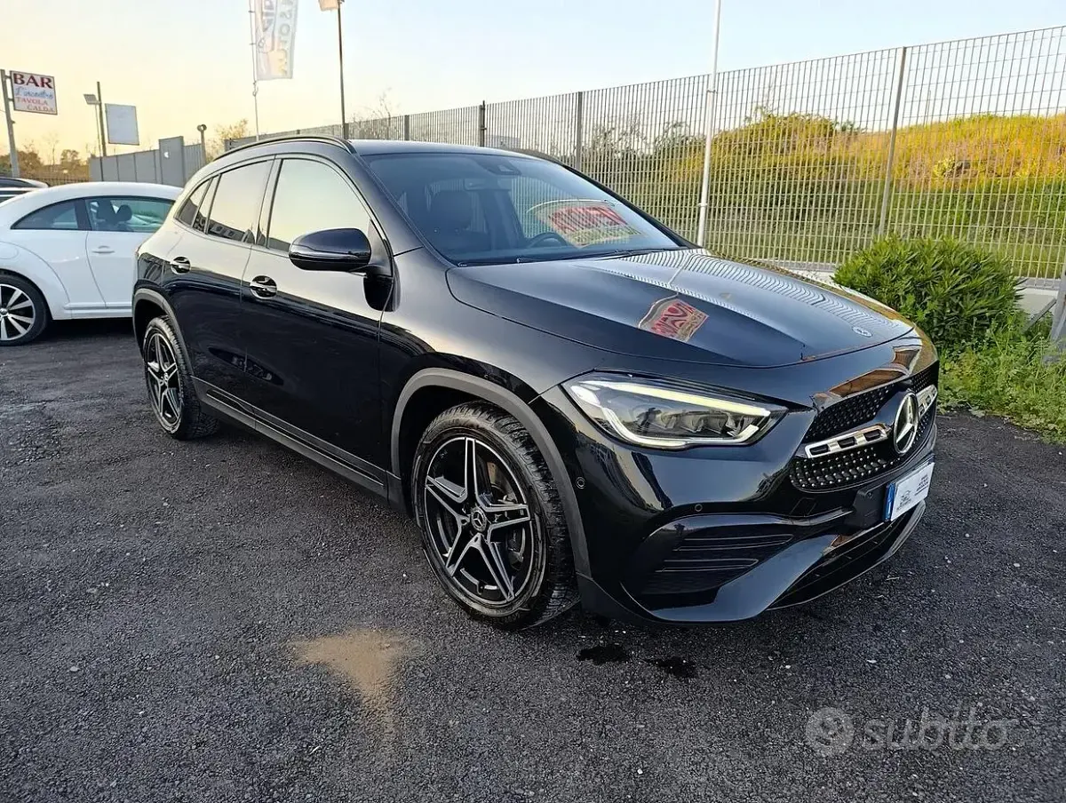 Usata Mercedes GLA200 Premium 150 CV (110 kW) 2022 Nero SUV