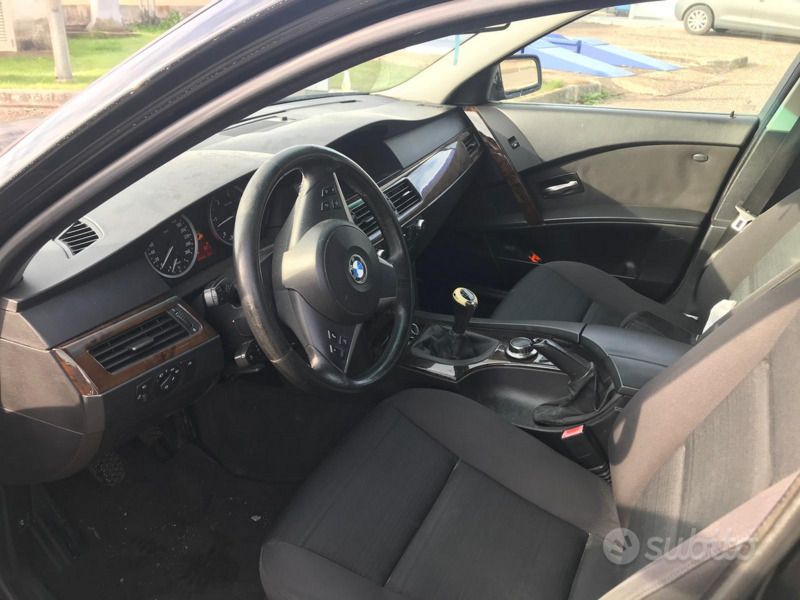 Blu Usata 2005 BMW 530 Station wagon | 2500 € - Immagine 1/4