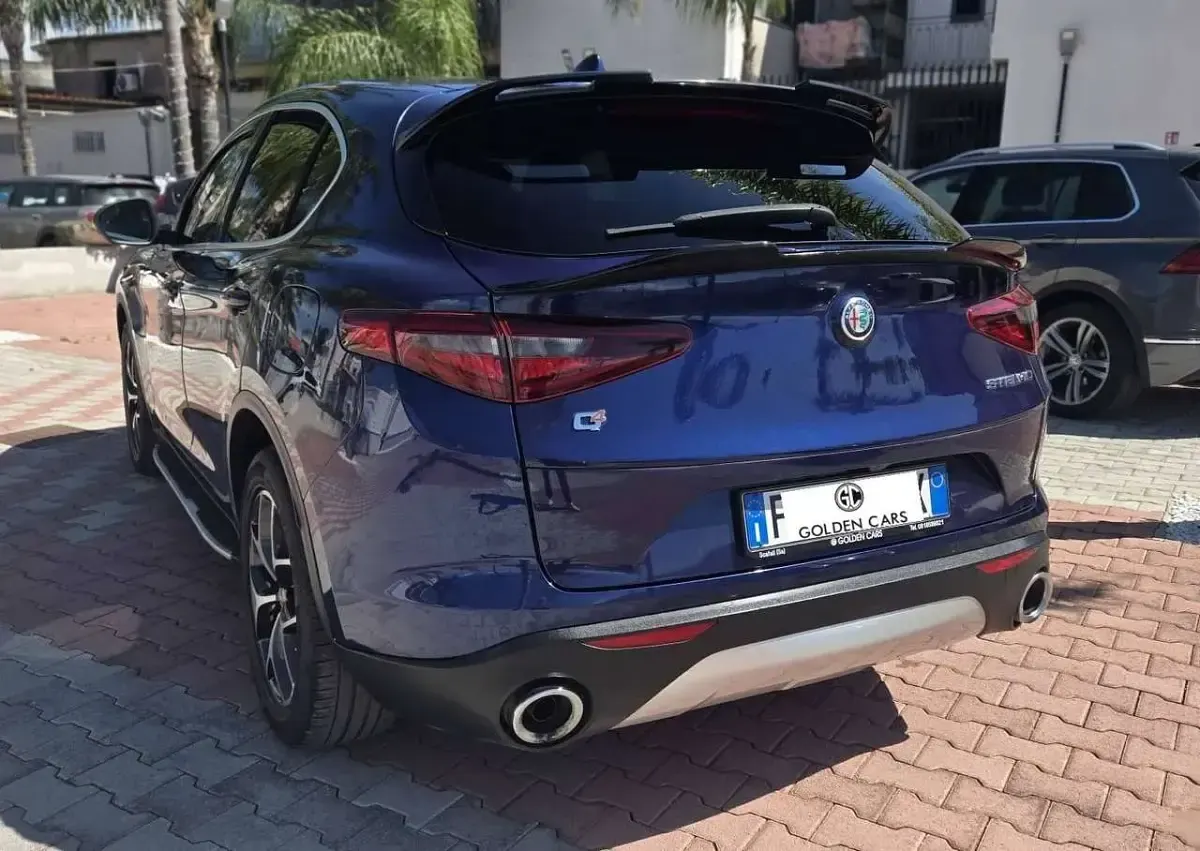 Usata Alfa Romeo Stelvio Executive 209 CV (153 kW) 2019 Blu/azzurro SUV