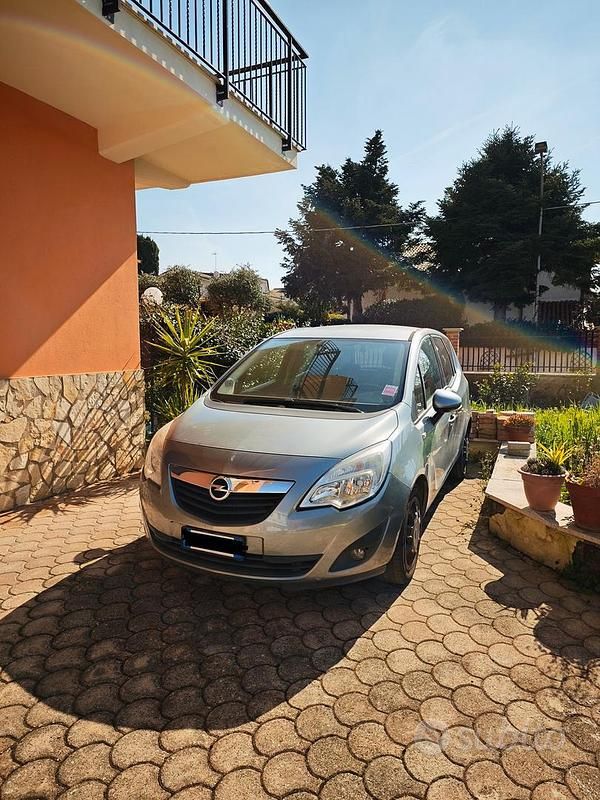 Usata Opel Meriva 95 CV (69 kW) 2011 Grigio Monovolume