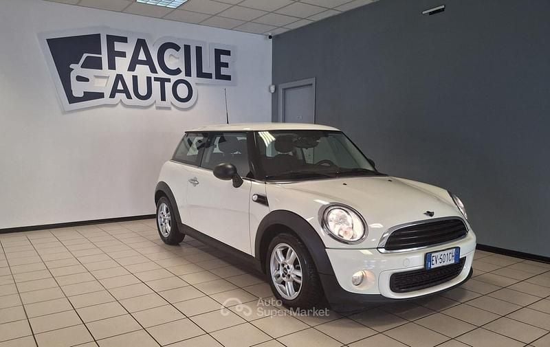 Usata Mini Cooper D Hype 75 CV (55 kW) 2014 Beige Utilitaria