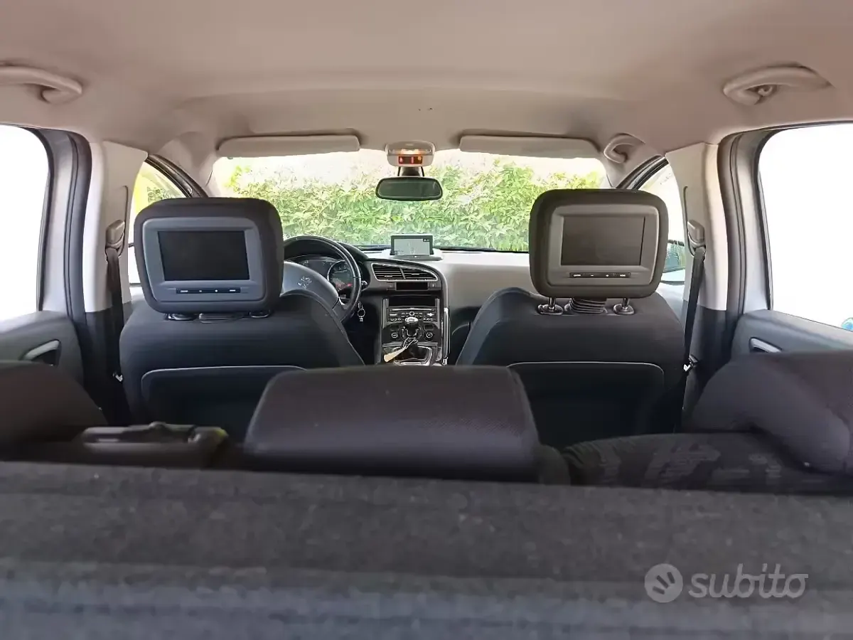 Usata Peugeot 3008 112 CV (82 kW) 2012 Grigio Station wagon