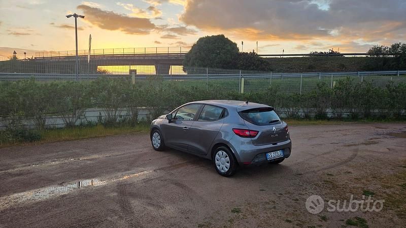 Usata Renault Clio IV 75 CV (55 kW) 2014 Grigio Utilitaria